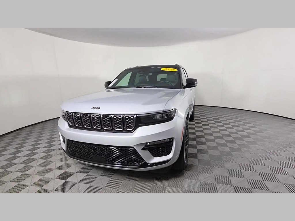 Used 2025 Jeep Grand Cherokee Summit w/ Obsidian Package AWD/4WD image 50