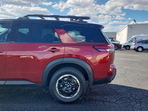 Used 2024 Nissan Pathfinder Rock Creek AWD/4WD image 9