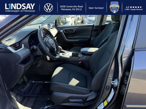 Used 2024 Toyota RAV4 LE image 9