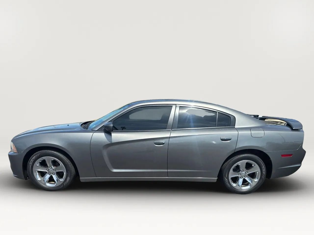 Used 2012 Dodge Charger SE w/ Sport Appearance Group RWD image 2