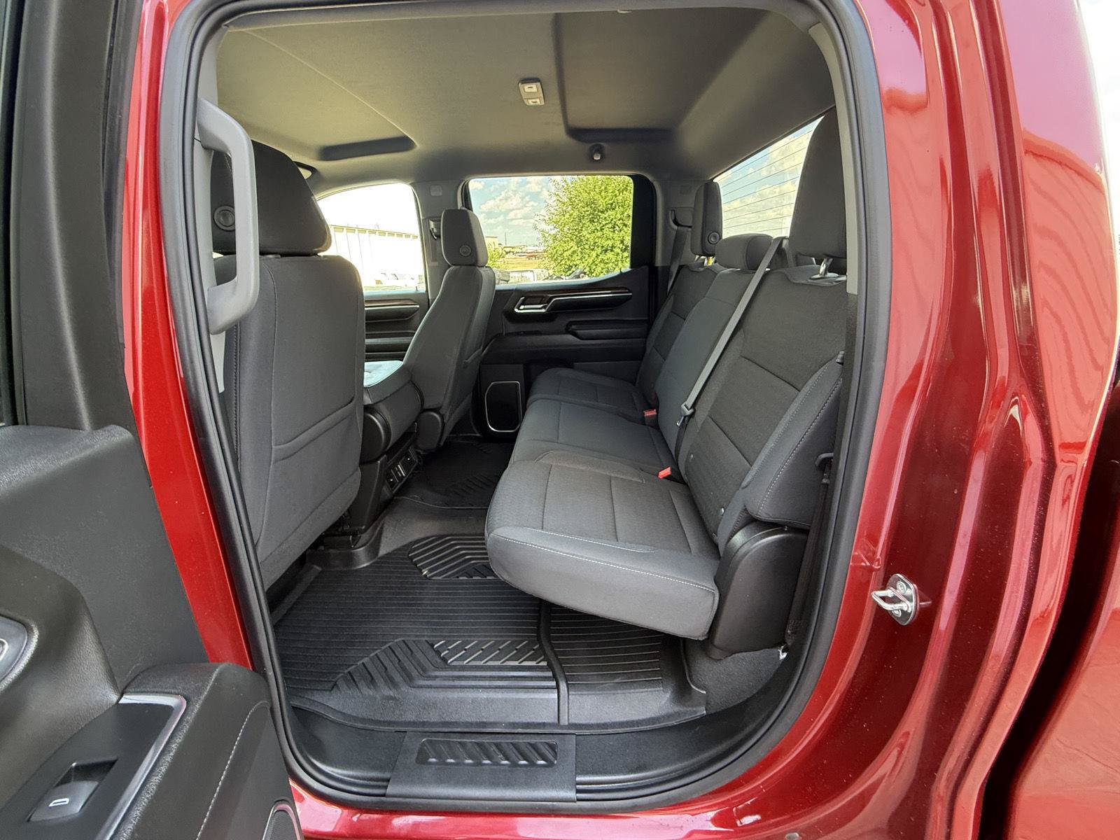 Used 2024 Chevrolet Silverado 1500 RST w/ Z71 Off-Road Package AWD/4WD image 23