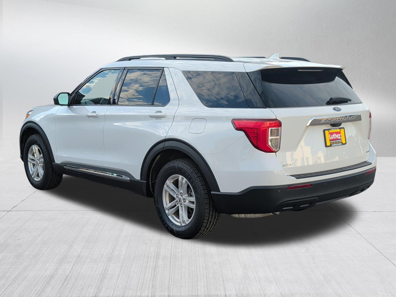 Used 2020 Ford Explorer XLT AWD/4WD image 5