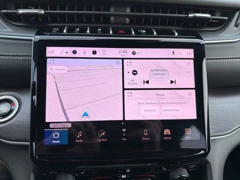 Used 2025 Jeep Grand Cherokee Limited image 23