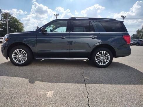 Used 2022 Ford Expedition XLT image 2