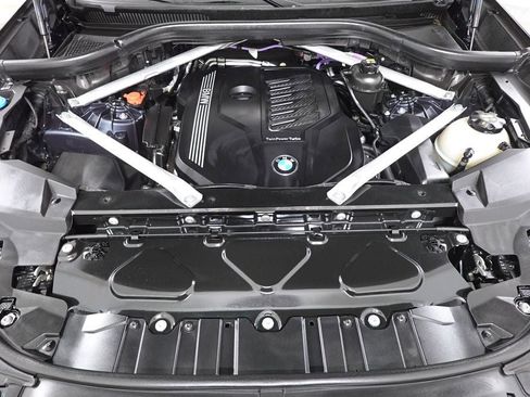 Used 2022 BMW X5 xDrive40i w/ Parking Assistance Package image 32
