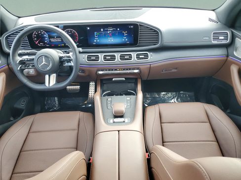 Certified 2025 Mercedes-Benz GLS 450 4MATIC image 9