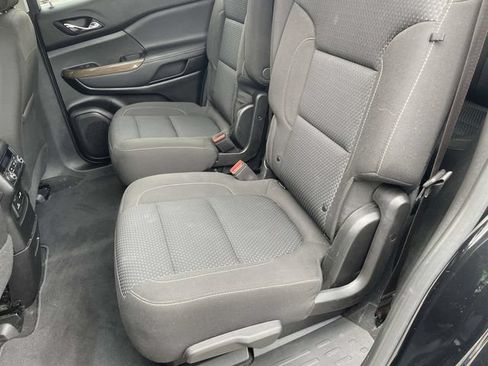 Certified 2023 GMC Acadia SLE w/ Driver Convenience Package AWD/4WD image 16