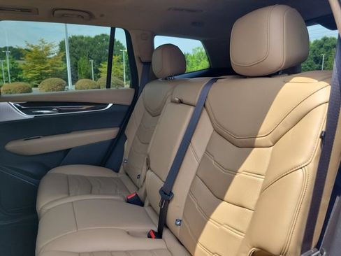 Used 2024 Cadillac XT6 Premium Luxury w/ Platinum Package FWD image 9