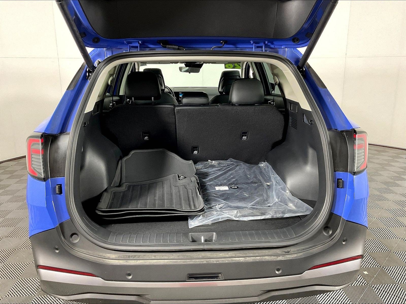 Certified 2026 Kia Sportage EX w/ EX Panorama Roof Package FWD image 37