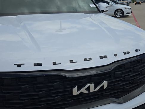 Used 2022 Kia Telluride SX w/ SX Prestige Package AWD/4WD image 11