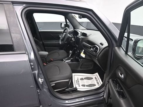 Used 2022 Jeep Renegade Altitude AWD/4WD image 13