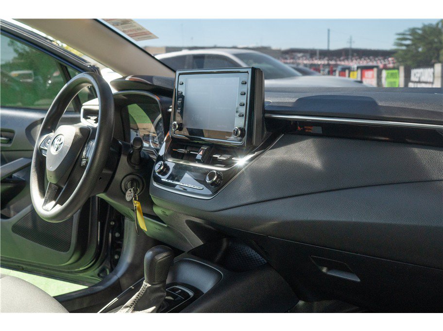 Used 2022 Toyota Corolla LE FWD image 30