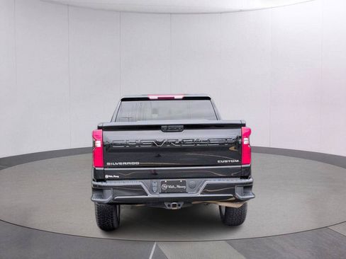 Used 2025 Chevrolet Silverado 1500 Custom w/ LPO, Dark Essentials Package AWD/4WD image 4
