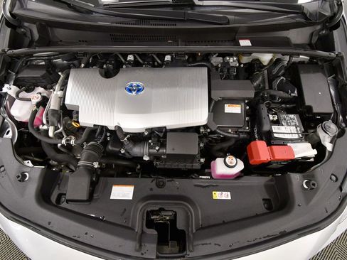 Used 2021 Toyota Prius Prime XLE w/ Carpet Mat Package (TMS) image 12