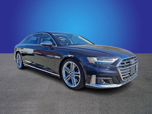Used 2020 Audi S8 L w/ S8 Executive Package image 3