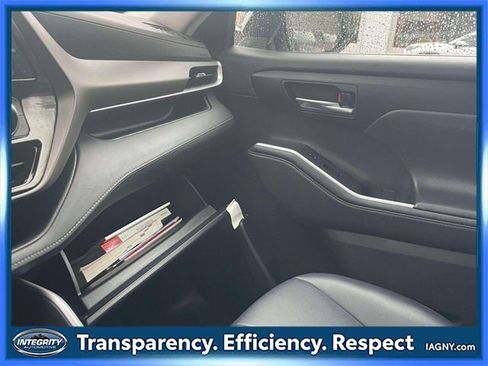Certified 2022 Toyota Highlander XLE image 68