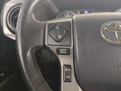 Used 2018 Toyota Tacoma SR5 RWD image 28
