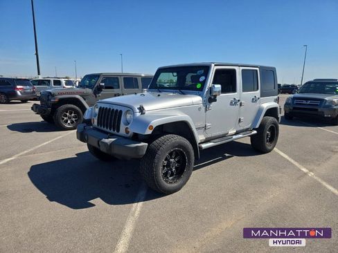 Used 2007 Jeep Wrangler Unlimited Sahara AWD/4WD image 1