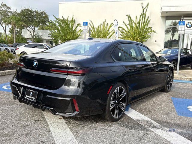 Certified 2023 BMW i7 xDrive60 AWD/4WD image 3