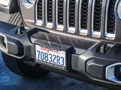 Certified 2023 Jeep Gladiator Overland image 6
