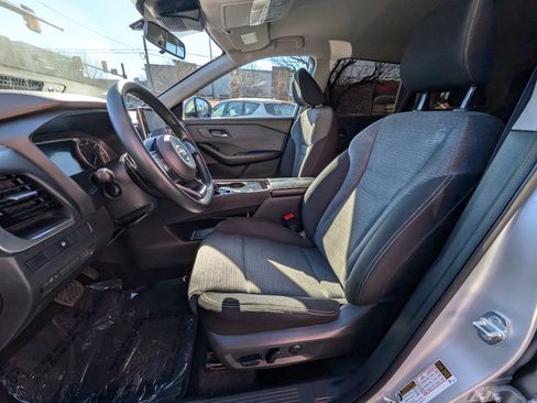 Used 2021 Nissan Rogue SV FWD image 15