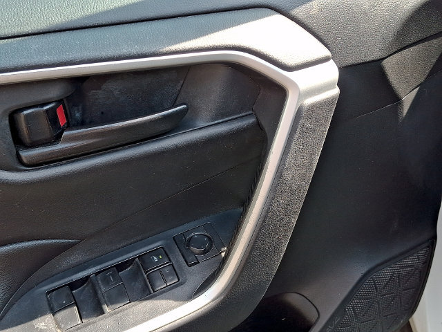 Certified 2021 Toyota RAV4 LE AWD/4WD image 7