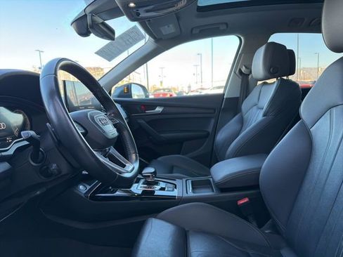 Used 2022 Audi Q5 e Premium w/ Convenience Package image 23