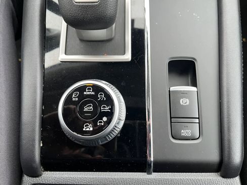 Used 2024 Mitsubishi Outlander ES image 21