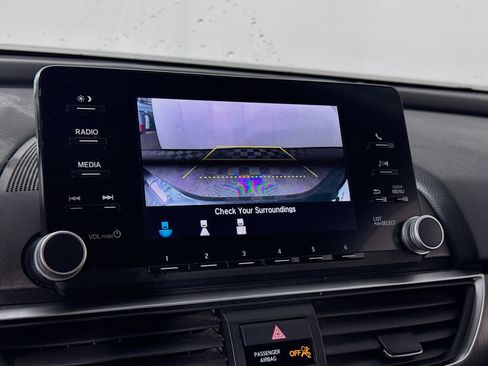 Used 2018 Honda Accord LX image 16
