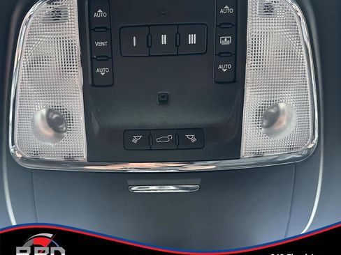 Used 2019 Jeep Grand Cherokee Limited w/ Luxury Group II image 31