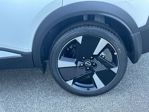 New 2026 Nissan Kicks SR image 19