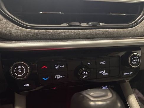 Used 2022 Jeep Compass Latitude image 23