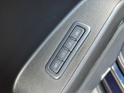 Used 2019 Chevrolet Tahoe LT AWD/4WD image 17