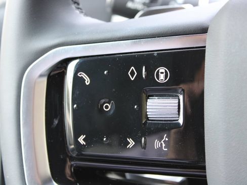 Used 2025 Land Rover Discovery Sport Dynamic SE AWD/4WD image 9