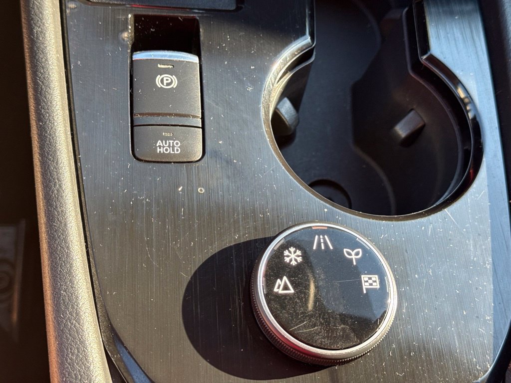 Used 2025 Nissan Rogue SV AWD/4WD image 24