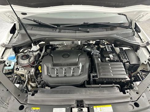 Used 2023 Volkswagen Tiguan SE R-Line image 26