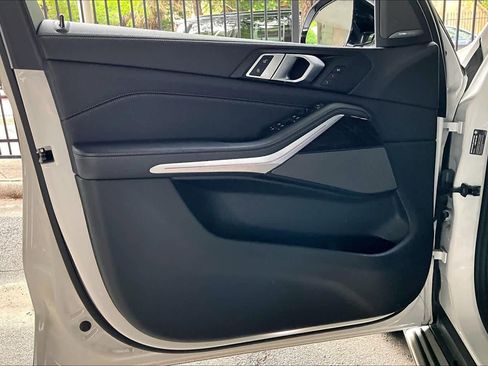 Used 2019 BMW X5 xDrive40i w/ Executive Package AWD/4WD image 21