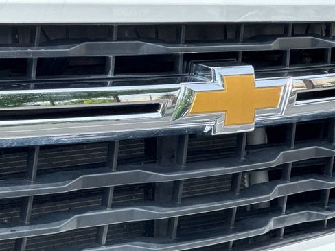 Used 2025 Chevrolet Silverado 2500 LT w/ Convenience Package AWD/4WD image 8