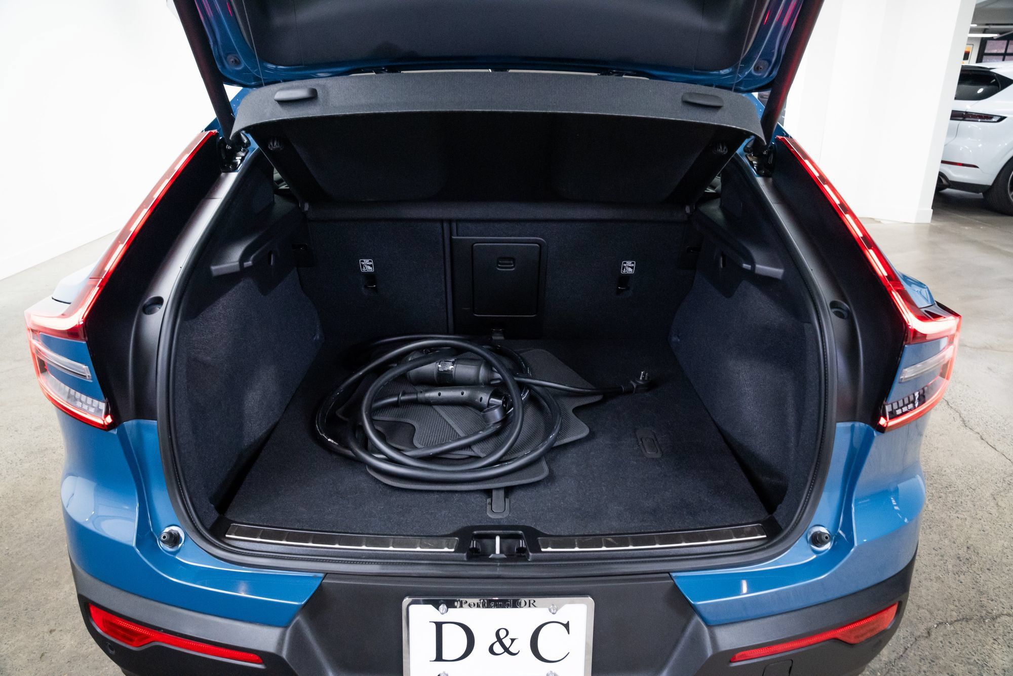 Used 2023 Volvo C40 P8 Recharge Ultimate AWD/4WD image 7