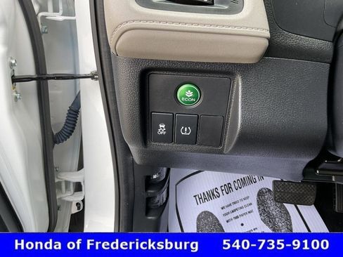 Used 2022 Honda HR-V LX image 33