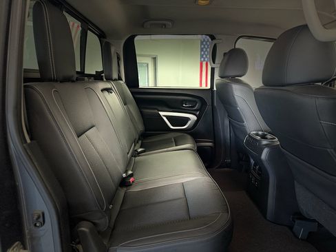 Used 2019 Nissan Titan PRO-4X AWD/4WD image 23