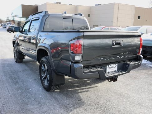 Used 2019 Toyota Tacoma TRD Sport image 5