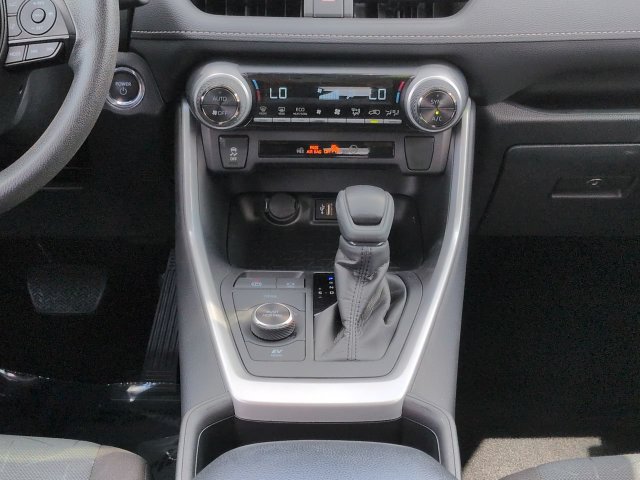 Certified 2025 Toyota RAV4 XLE AWD/4WD image 19