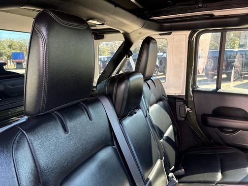 Used 2021 Jeep Wrangler Unlimited Rubicon image 11