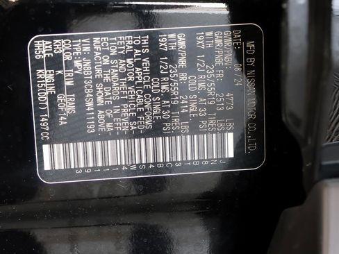 Used 2025 Nissan Rogue SL AWD/4WD image 31