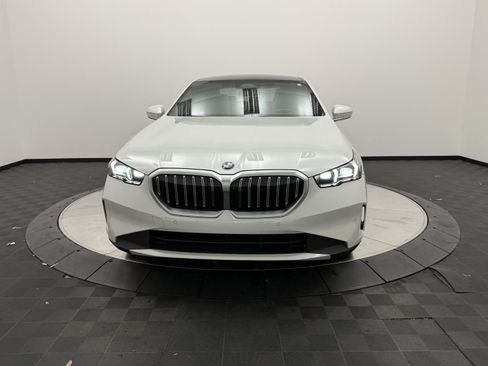 Used 2025 BMW 540i xDrive AWD/4WD image 3
