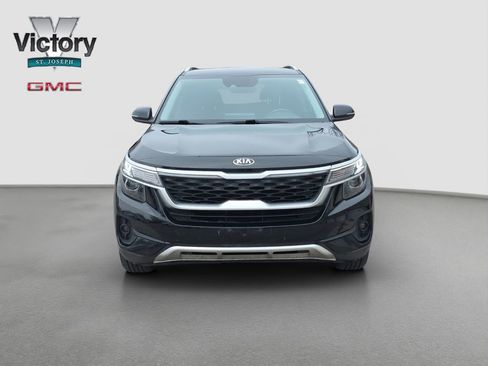 Used 2021 Kia Seltos S FWD image 2
