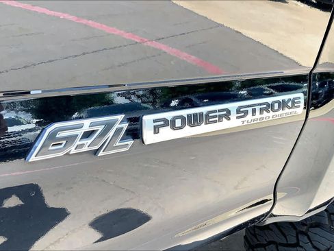 Used 2022 Ford F250 Lariat w/ Lariat Ultimate Package AWD/4WD image 10