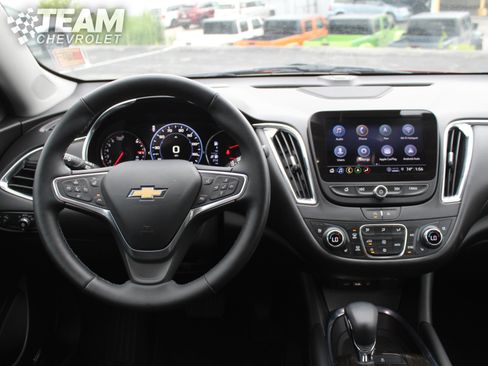 Used 2023 Chevrolet Malibu LT FWD image 14