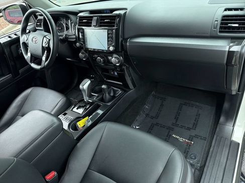 Used 2022 Toyota 4Runner TRD Off-Road Premium w/ Moonroof Package AWD/4WD image 33